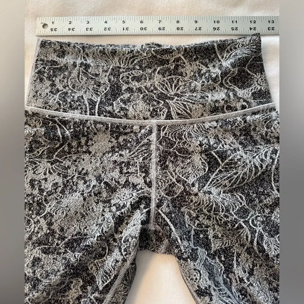 Athleta Elation Graffiti 7/8 Leggings | Fits Like XS | No Size Tag